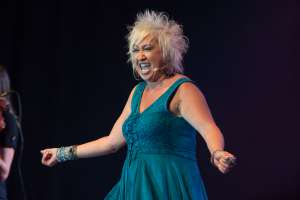 Mustang Sally, Mustang Sally Band, auf der Bühne, Mustang Sally Konzert, Schupfart Festival 2019, Konzert, Country, Rock, Nashville, schupfart festival, veranstaltungen heute, partys, festival, events, konzert zürich, dreiländereck, schupfart, konzerte bern, konzert freiburg, veranstaltugen aargau, rheinfelden veranstaltung, konzerte aarau, olten events, solothurn konzert, schupfart festival 2022, konzerte schweiz, livemusik, schlagerparty, schlagerfestivals, kleine festivals schweiz, veranstaltungen in der nähe, sommerfest, country, rock, pop, schlager, konzerte september, festival basel