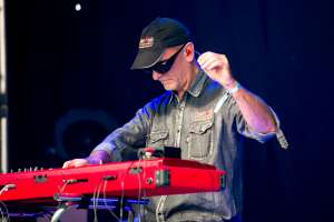 Heinz Flueckiger, Heinz Flückiger, auf der Bühne, Heinz Flueckiger Konzert, Schupfart Festival 2019, Konzert, Traditional Country, New American Music, Blues, schupfart festival, veranstaltungen heute, partys, festival, events, konzert zürich, dreiländereck, schupfart, konzerte bern, konzert freiburg, veranstaltugen aargau, rheinfelden veranstaltung, konzerte aarau, olten events, solothurn konzert, schupfart festival 2022, konzerte schweiz, livemusik, schlagerparty, schlagerfestivals, kleine festivals schweiz, veranstaltungen in der nähe, sommerfest, country, rock, pop, schlager, konzerte september, festival basel