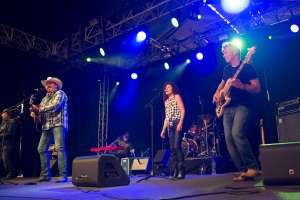 Heinz Flueckiger, Heinz Flückiger, auf der Bühne, Heinz Flueckiger Konzert, Schupfart Festival 2019, Konzert, Traditional Country, New American Music, Blues, schupfart festival, veranstaltungen heute, partys, festival, events, konzert zürich, dreiländereck, schupfart, konzerte bern, konzert freiburg, veranstaltugen aargau, rheinfelden veranstaltung, konzerte aarau, olten events, solothurn konzert, schupfart festival 2022, konzerte schweiz, livemusik, schlagerparty, schlagerfestivals, kleine festivals schweiz, veranstaltungen in der nähe, sommerfest, country, rock, pop, schlager, konzerte september, festival basel