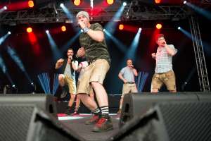 voXXclub, auf der Bühne, voXXclub Konzert, Jodeln, Band, Schupfart Festival 2019, Konzert, Volksmusik, schupfart festival, veranstaltungen heute, partys, festival, events, konzert zürich, dreiländereck, schupfart, konzerte bern, konzert freiburg, veranstaltugen aargau, rheinfelden veranstaltung, konzerte aarau, olten events, solothurn konzert, schupfart festival 2022, konzerte schweiz, livemusik, schlagerparty, schlagerfestivals, kleine festivals schweiz, veranstaltungen in der nähe, sommerfest, country, rock, pop, schlager, konzerte september, festival basel