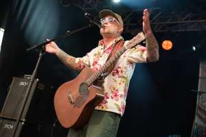 Rebel Tell, auf der Bühne, Rebel Tell Konzert, Rock n Roll, Volksmusik, Band, Schupfart Festival 2019, Konzert, Volksmusik, schupfart festival, veranstaltungen heute, partys, festival, events, konzert zürich, dreiländereck, schupfart, konzerte bern, konzert freiburg, veranstaltugen aargau, rheinfelden veranstaltung, konzerte aarau, olten events, solothurn konzert, schupfart festival 2022, konzerte schweiz, livemusik, schlagerparty, schlagerfestivals, kleine festivals schweiz, veranstaltungen in der nähe, sommerfest, country, rock, pop, schlager, konzerte september, festival basel