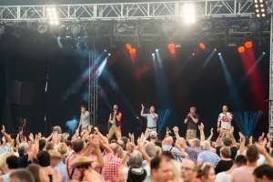 voXXclub, auf der Bühne, voXXclub Konzert, Jodeln, Band, Schupfart Festival 2019, Konzert, Volksmusik, schupfart festival, veranstaltungen heute, partys, festival, events, konzert zürich, dreiländereck, schupfart, konzerte bern, konzert freiburg, veranstaltugen aargau, rheinfelden veranstaltung, konzerte aarau, olten events, solothurn konzert, schupfart festival 2022, konzerte schweiz, livemusik, schlagerparty, schlagerfestivals, kleine festivals schweiz, veranstaltungen in der nähe, sommerfest, country, rock, pop, schlager, konzerte september, festival basel