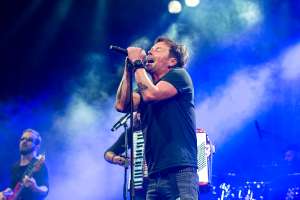 Florian Ast, auf der Bühne, Florian Ast Konzert, Schupfart Festival 2019, Konzert, Fok, DJ Ötzi, Mickie Krause, Schlager-Hits, schupfart festival, veranstaltungen heute, partys, festival, events, konzert zürich, dreiländereck, schupfart, konzerte bern, konzert freiburg, veranstaltugen aargau, rheinfelden veranstaltung, konzerte aarau, olten events, solothurn konzert, schupfart festival 2022, konzerte schweiz, livemusik, schlagerparty, schlagerfestivals, kleine festivals schweiz, veranstaltungen in der nähe, sommerfest, country, rock, pop, schlager, konzerte september, festival basel