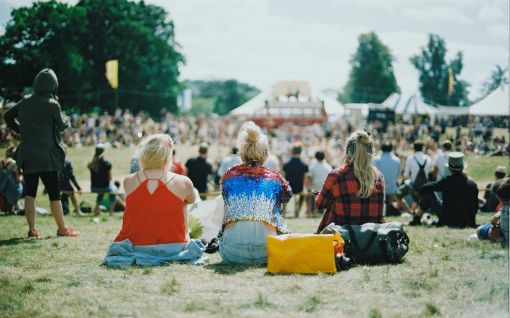 Du möchtest wissen, ie man das Maximum aus der Festivalerfahrung herausholt? Das Schupfart Festival verrät es Dir in diesem Blogpost. Jetzt mehr erfahren! Du möchtest wissen, ie man das Maximum aus der Festivalerfahrung herausholt? Das Schupfart Festival verrät es Dir in diesem Blogpost. Jetzt mehr erfahren!