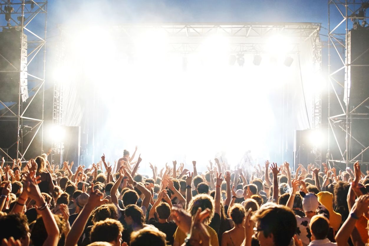 Du möchtest wissen, wieviel Bargeld Du für einen Konzertbesuch benötigst. Das Schupfart Festival verrät es Dir in diesem Blogpost. Jetzt mehr erfahren!