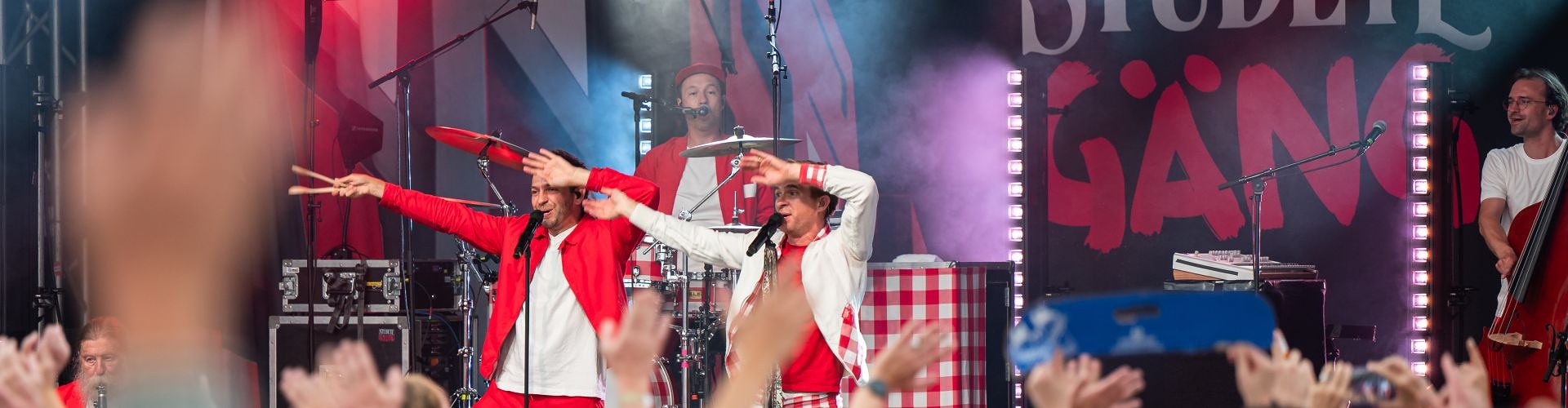 Du fragst Dich, warum bestimmte Songs zu Hits werden und andere nicht? Das Schupfart Festival verrät Dir alles rund um die Thematik in diesem Blogpost.